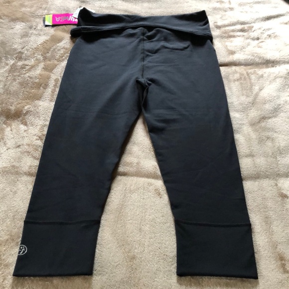 NWT Zumba Capri M - Picture 2 of 2